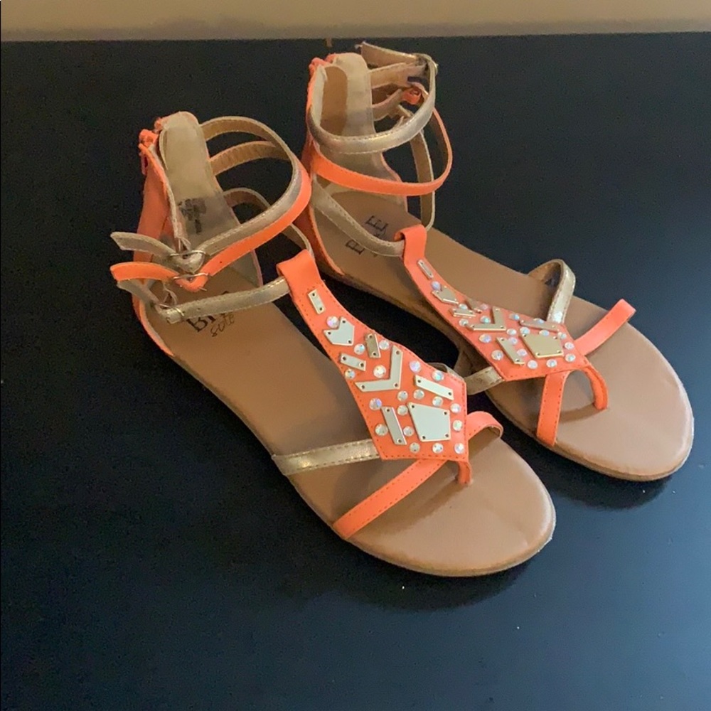 Super cute new BKE sandals